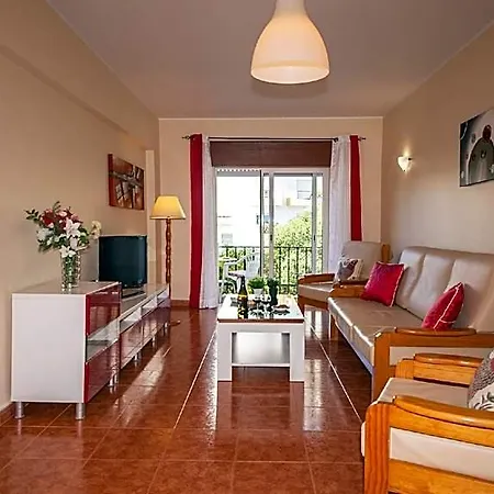 B45 - Main Avenue 2 Bed Hotel